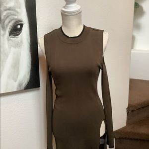 Shoulder cut out long sleeve top